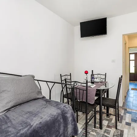 2 Bedroom Awesome In * Fužine