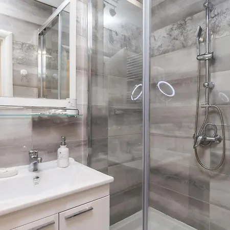 2 Bedroom Awesome In