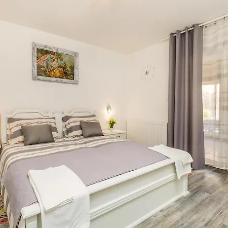 2 Bedroom Awesome In