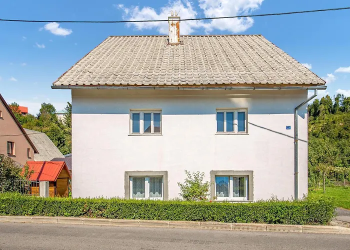 Vakantiehuis 2 Bedroom Awesome In Fužine