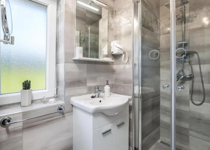 2 Bedroom Awesome In *