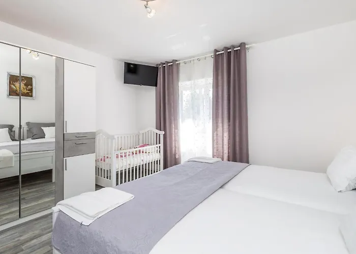 2 Bedroom Awesome In Fužine