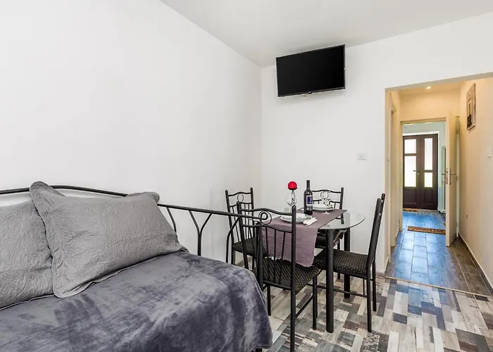 2 Bedroom Awesome In * Fužine