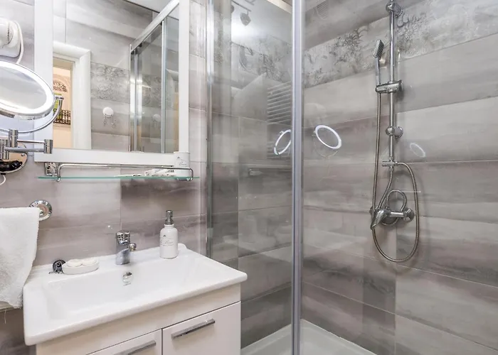 2 Bedroom Awesome In