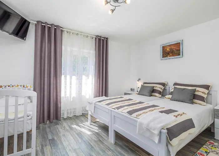 Casa vacanze 2 Bedroom Awesome In Fužine
