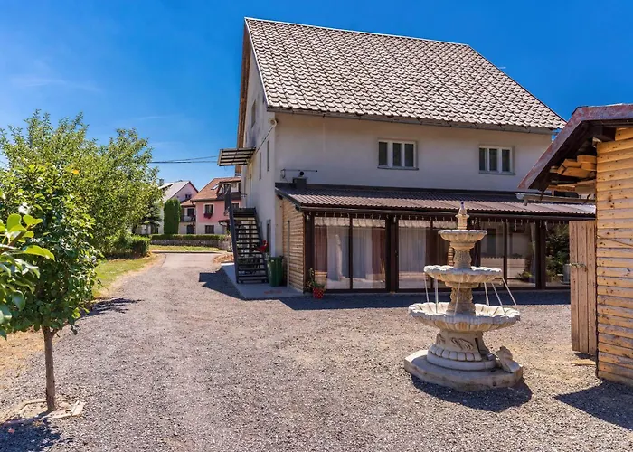 2 Bedroom Awesome In Casa vacanze